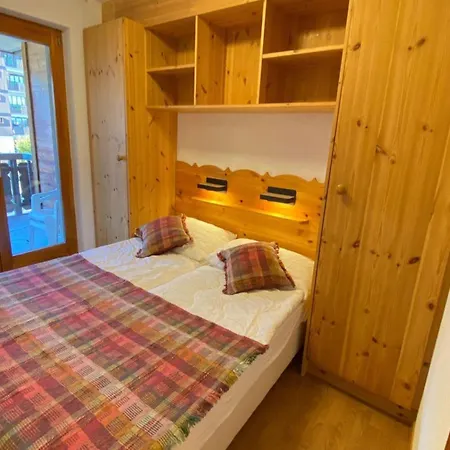 Near Piste De Tracouet Daire *